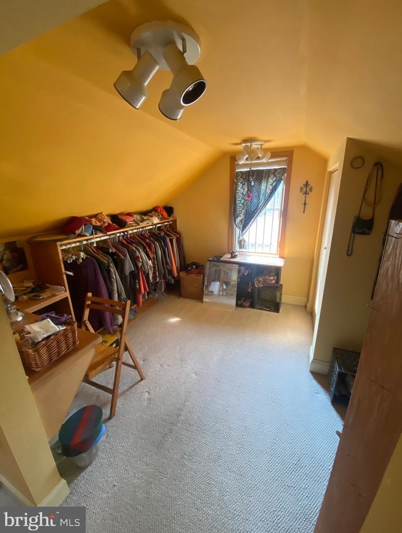 6104 Walker St, Philadelphia PA 19135-3525 exterior