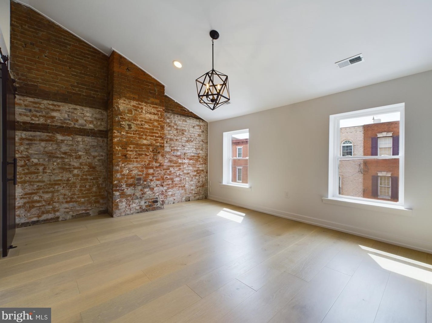 1327 S 10th St, Philadelphia, PA 19122