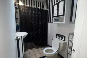 2727 S 71st St, Philadelphia, PA 19153 - Photo 4