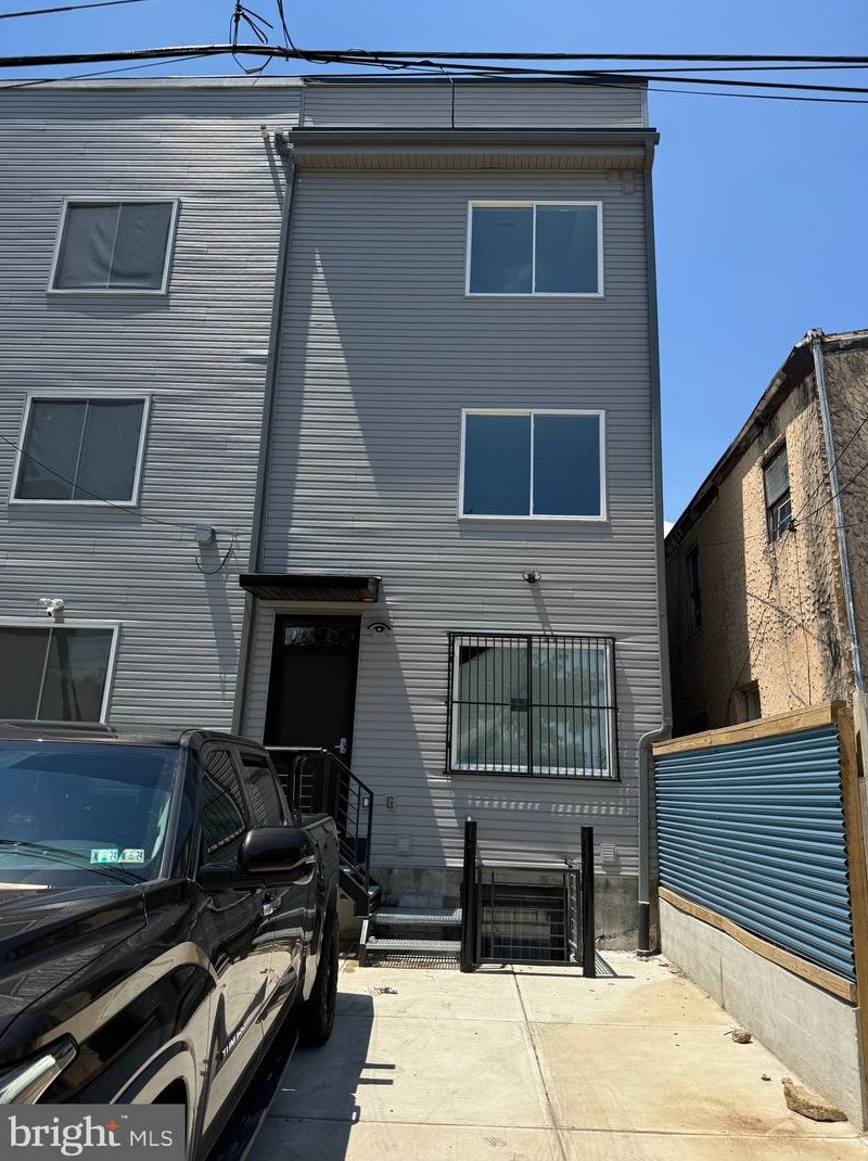 2043 Randolph St, Philadelphia PA  19122-1425 exterior