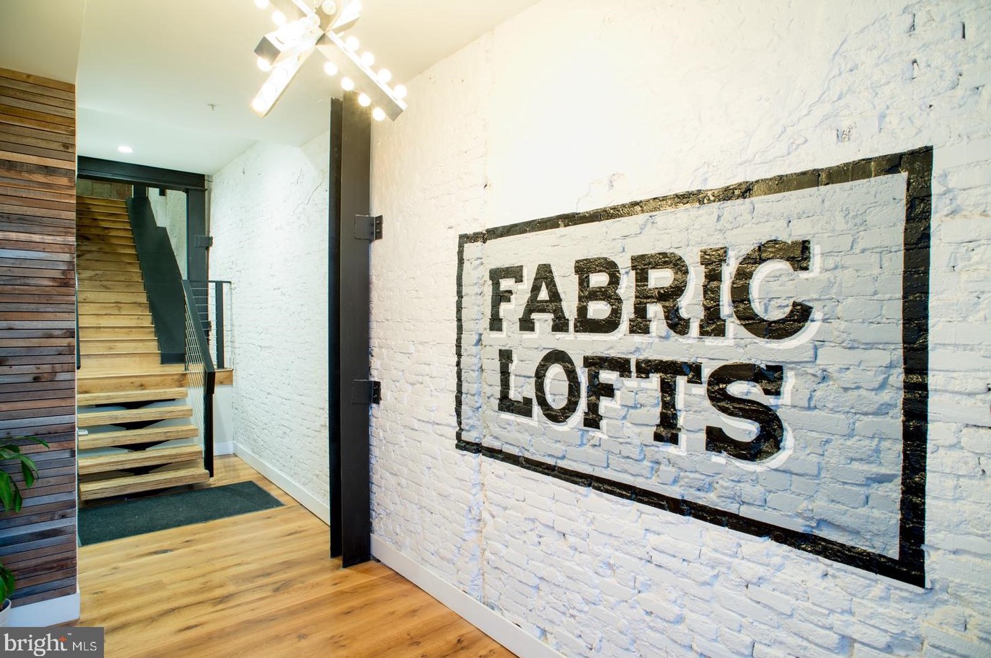 705 S 5th St #201, Philadelphia, PA 19147