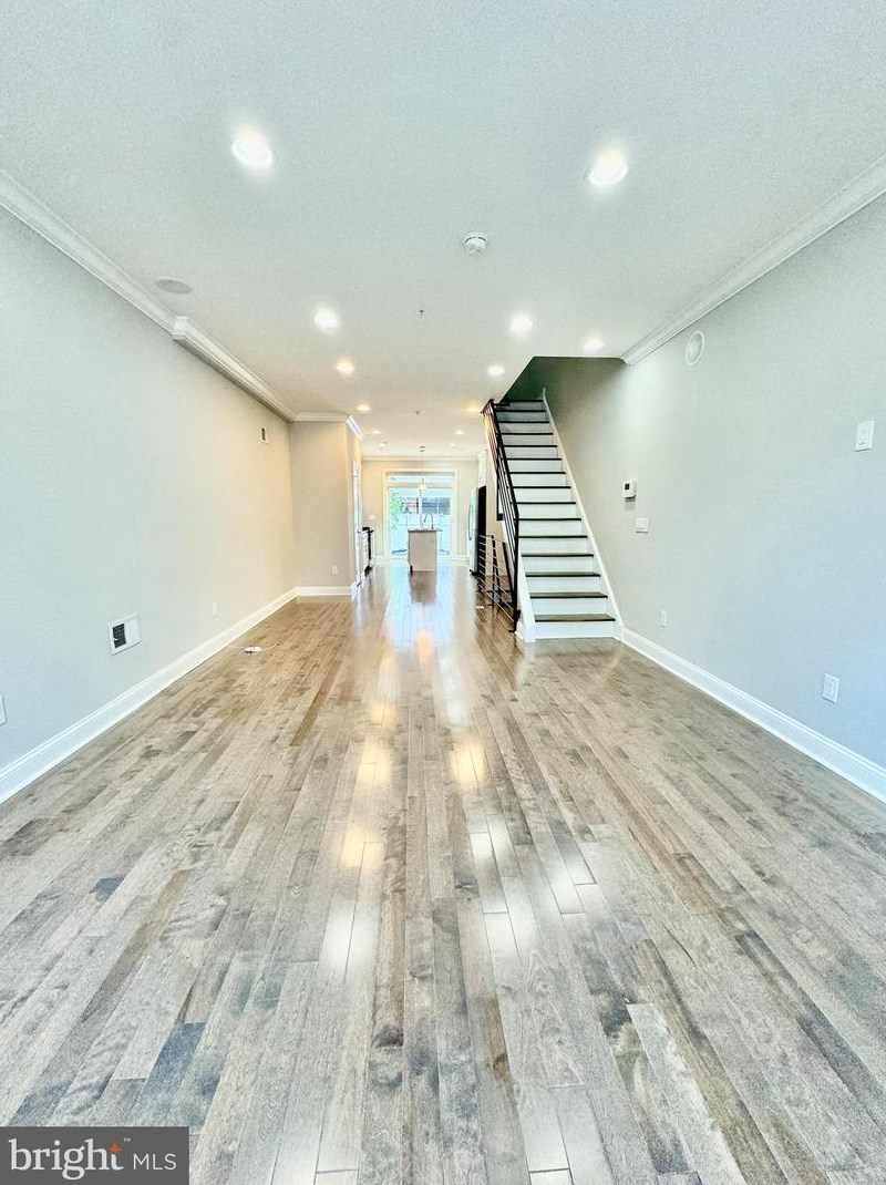 2534 Oxford St, Philadelphia, PA 19121-2842