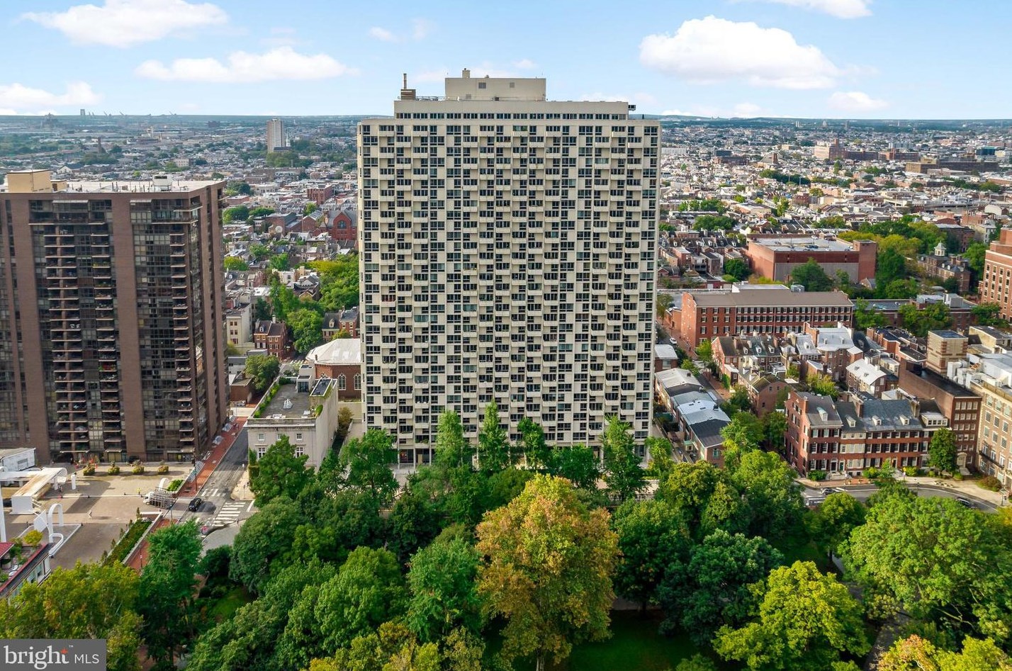 604 Washington Sq, Philadelphia PA 19106-4195 exterior