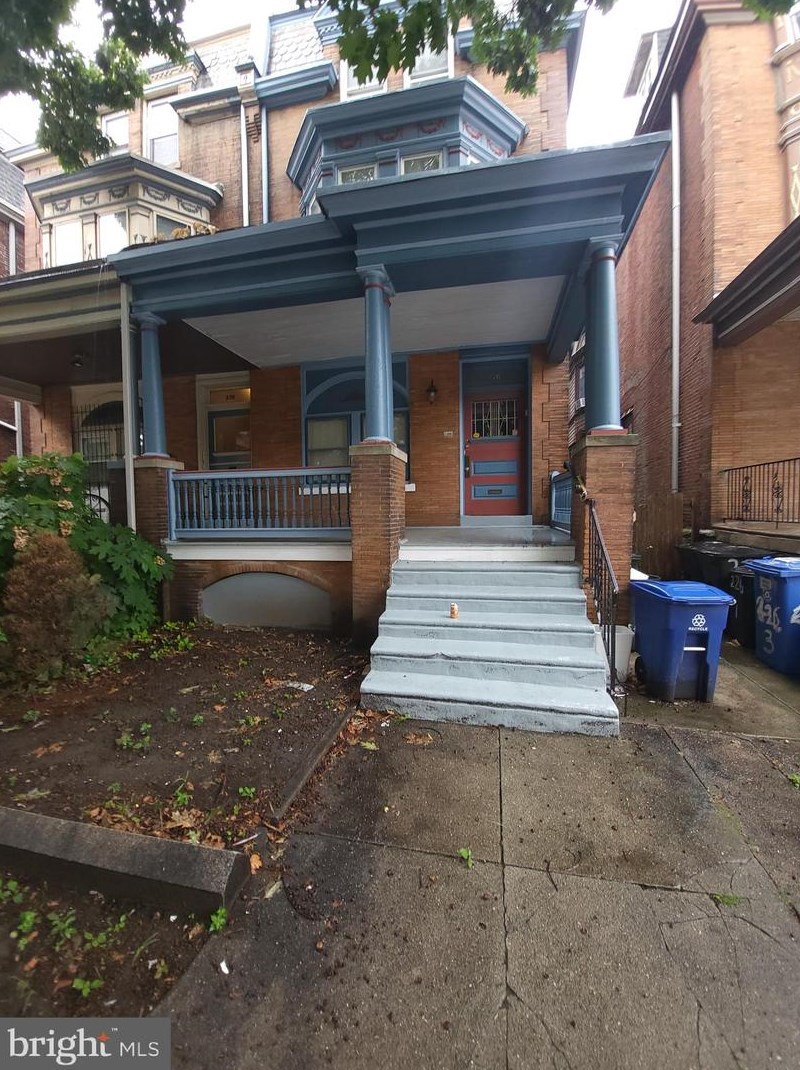 228 S 44th St #2, Philadelphia, PA 19104