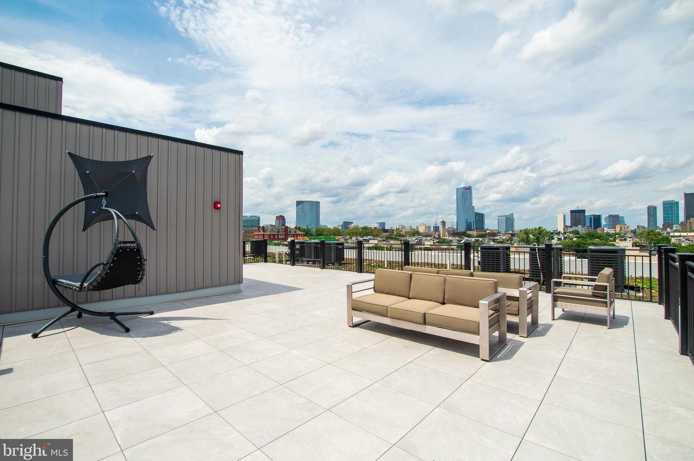 2201 Washington Ave, Philadelphia PA  19146-2594 exterior