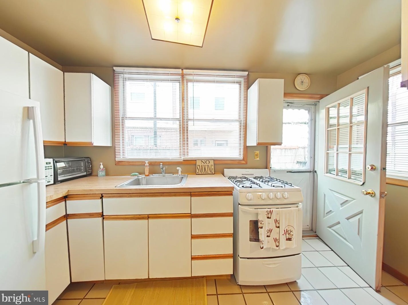 2204 15 St, Philadelphia PA 19132-4414 exterior