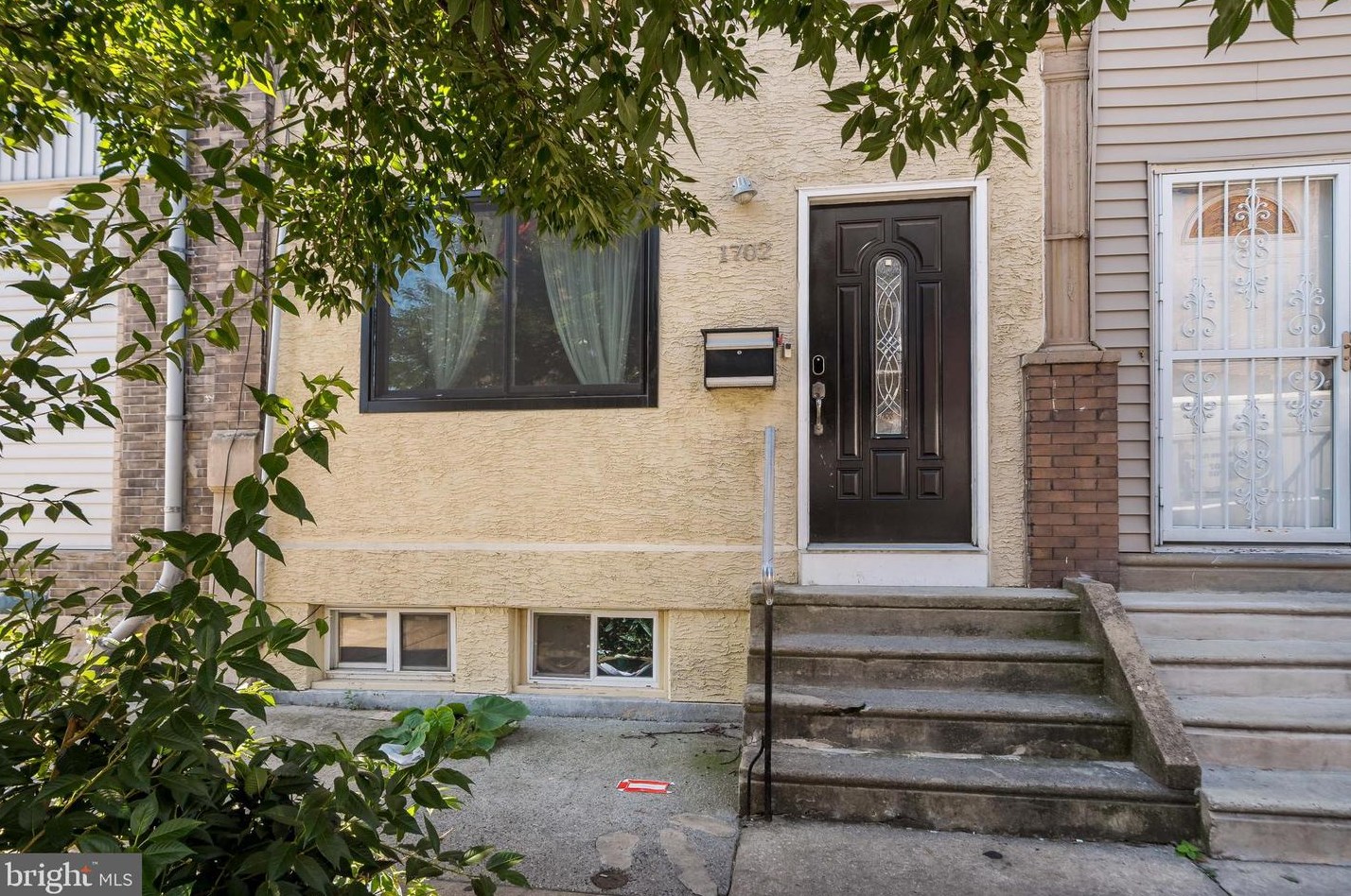 1702 Mifflin St, Philadelphia, PA 19145-2915