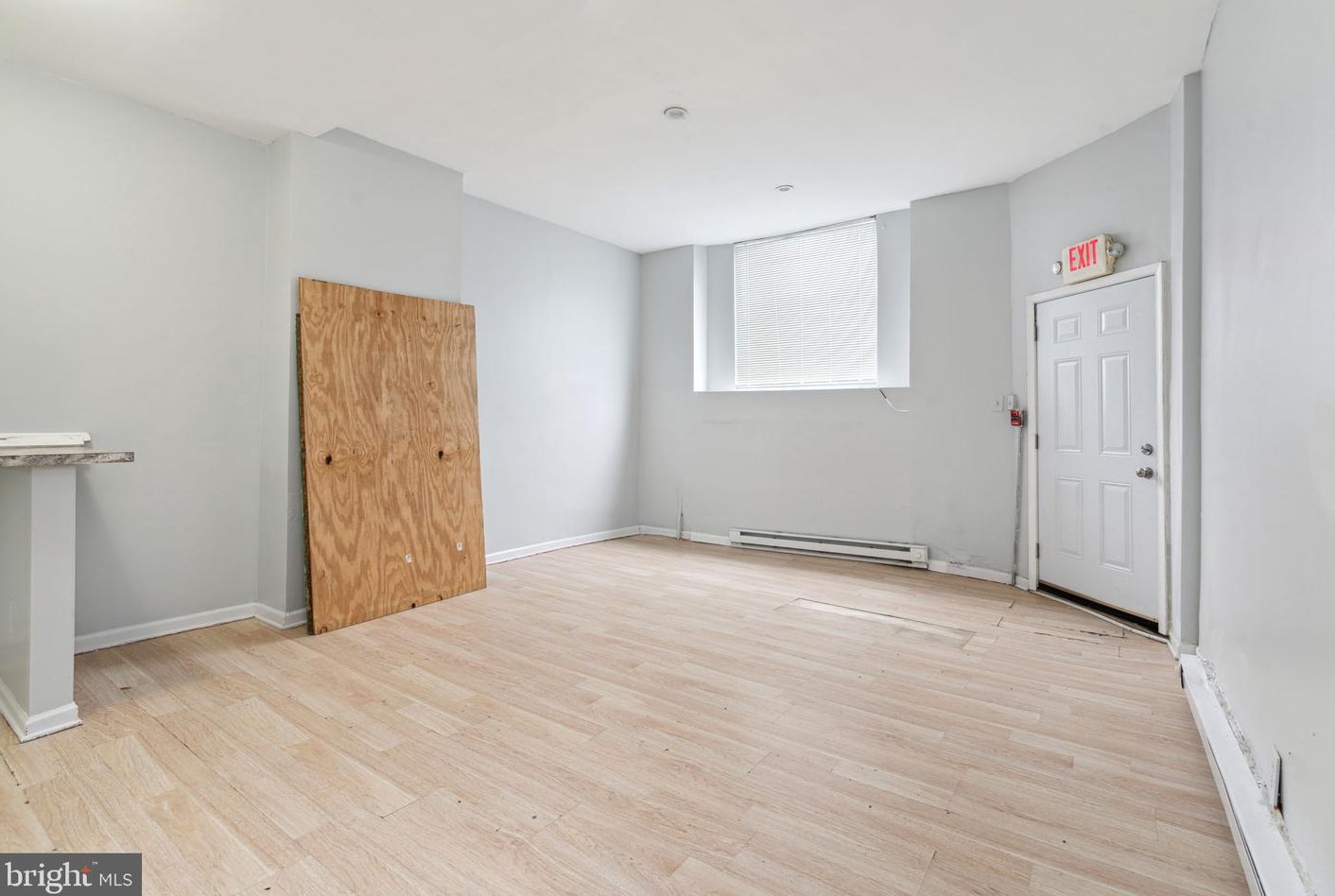 5818 Vine St, Philadelphia, PA 19139-1237