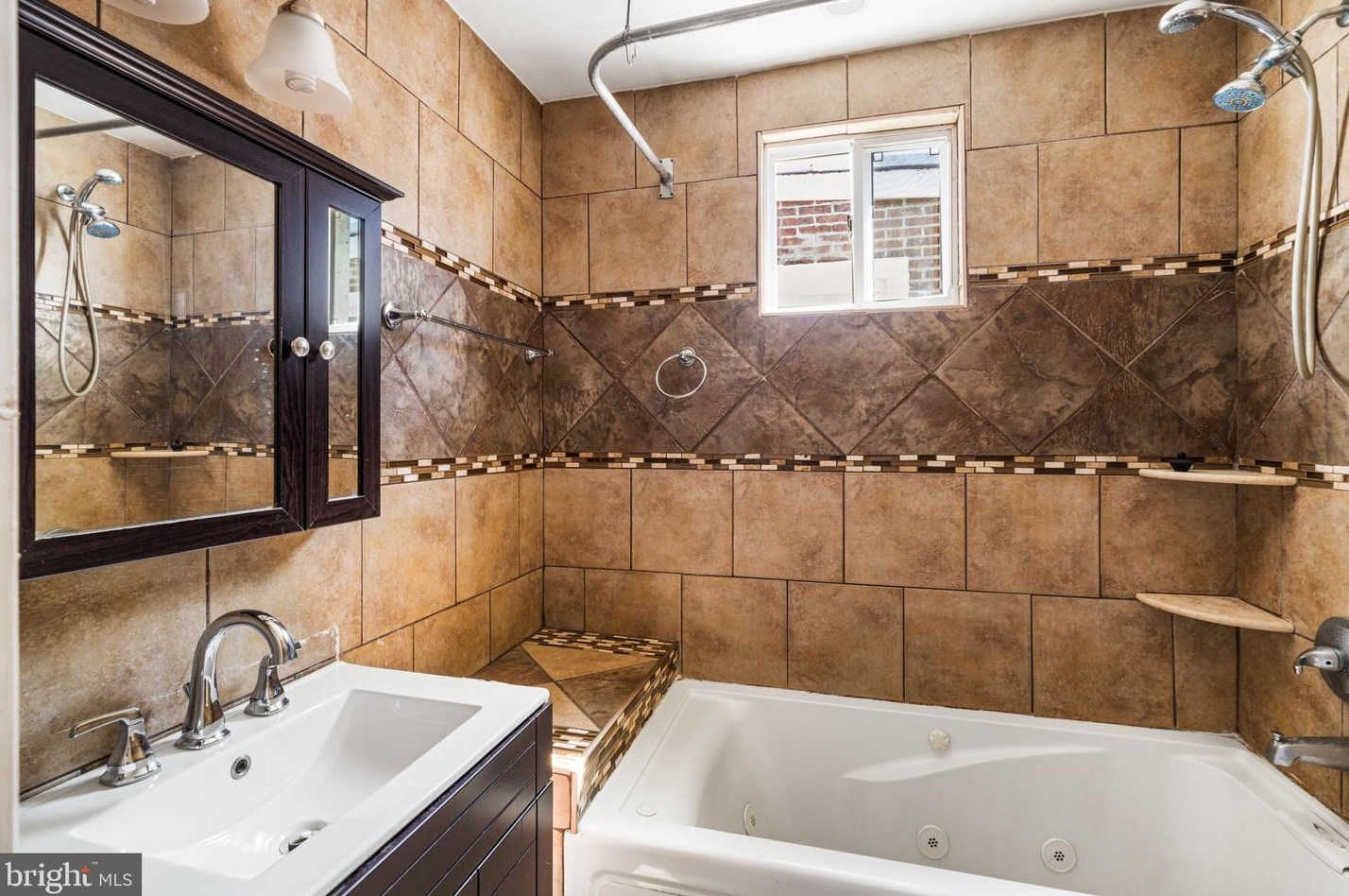 1824 Tasker St, Philadelphia PA  19145-1417 exterior