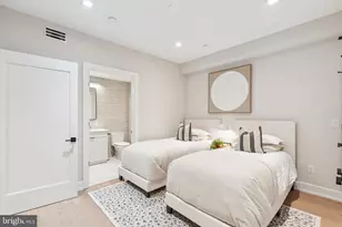 338 S Hicks St, Philadelphia, PA 19102 - Photo 40