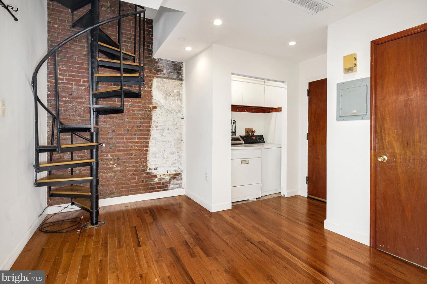 541 Christian St, Philadelphia, PA 19147