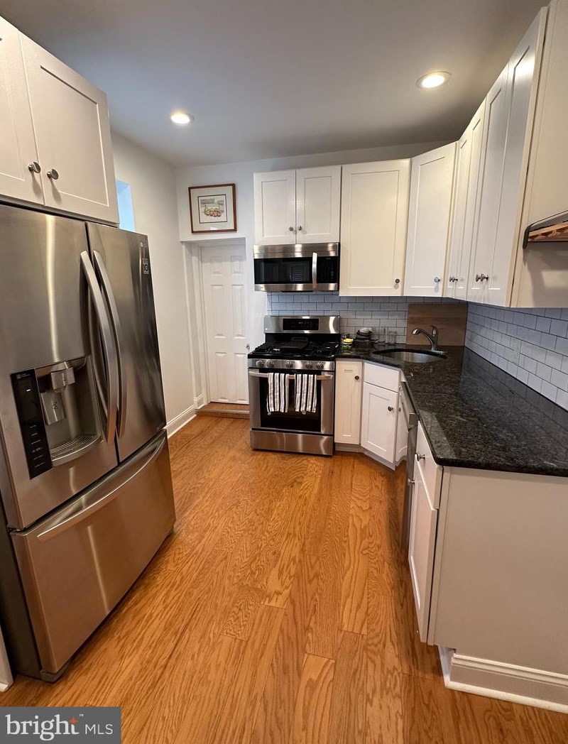 2214 Manton St, Philadelphia, PA 19146