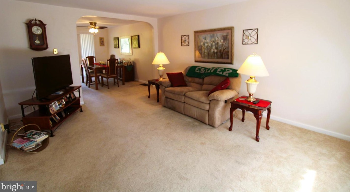 3309 Decatur St, Philadelphia, PA 19136-3021