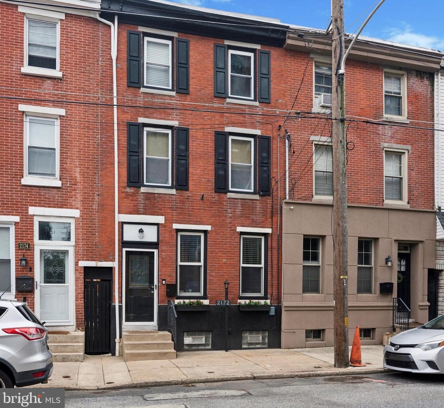 2172 Sergeant St, Philadelphia, PA 19125-2238