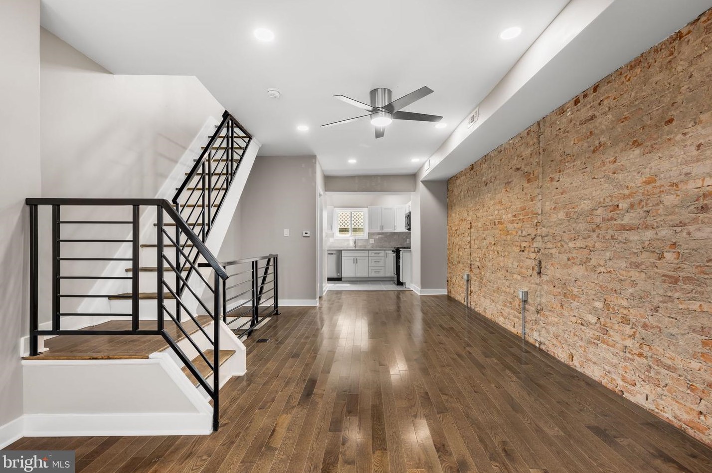 240 Reed St, Philadelphia, PA 19147