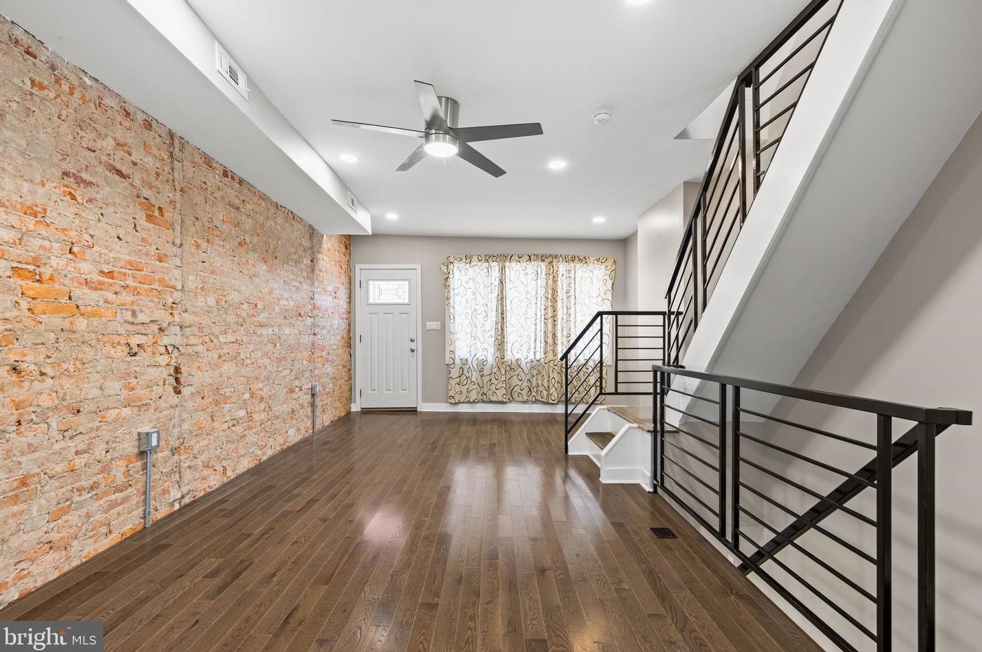 240 Reed St, Philadelphia PA  19147-6037 exterior