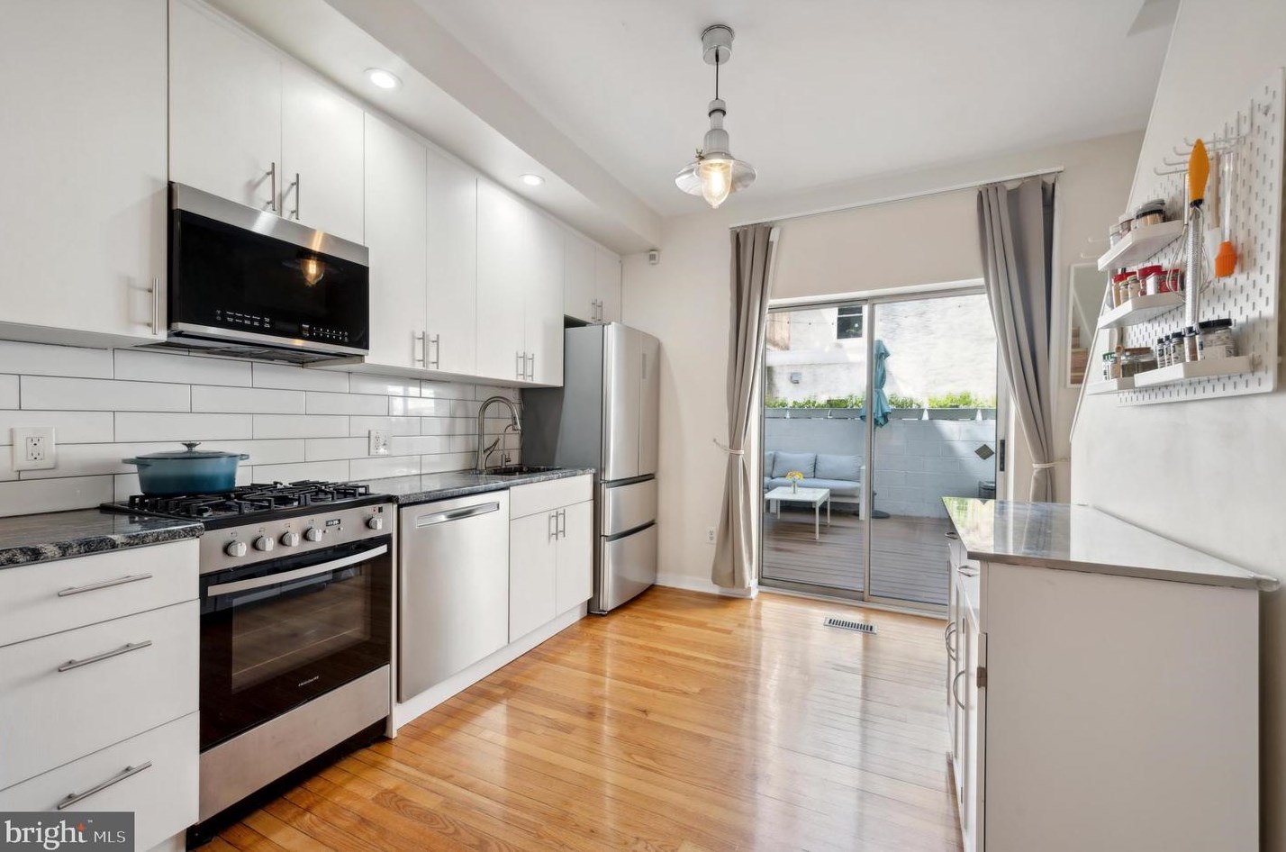 748 Randolph St, Philadelphia PA  19147-3028 exterior