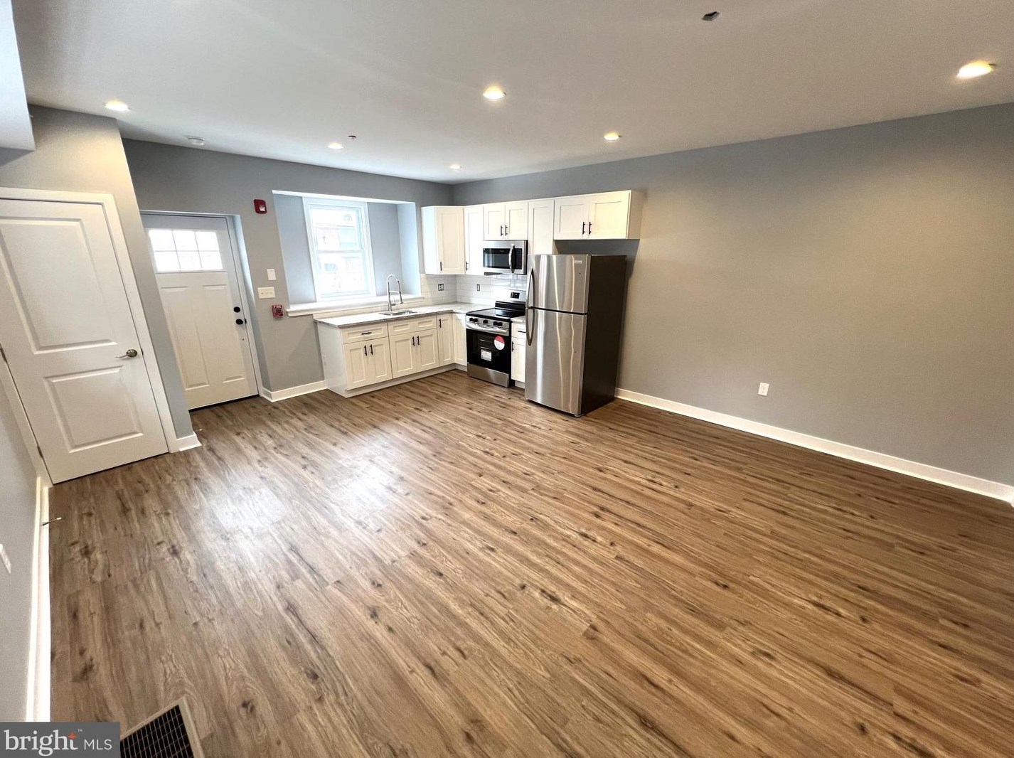 1839 S 23rd St #a, Philadelphia, PA 19145
