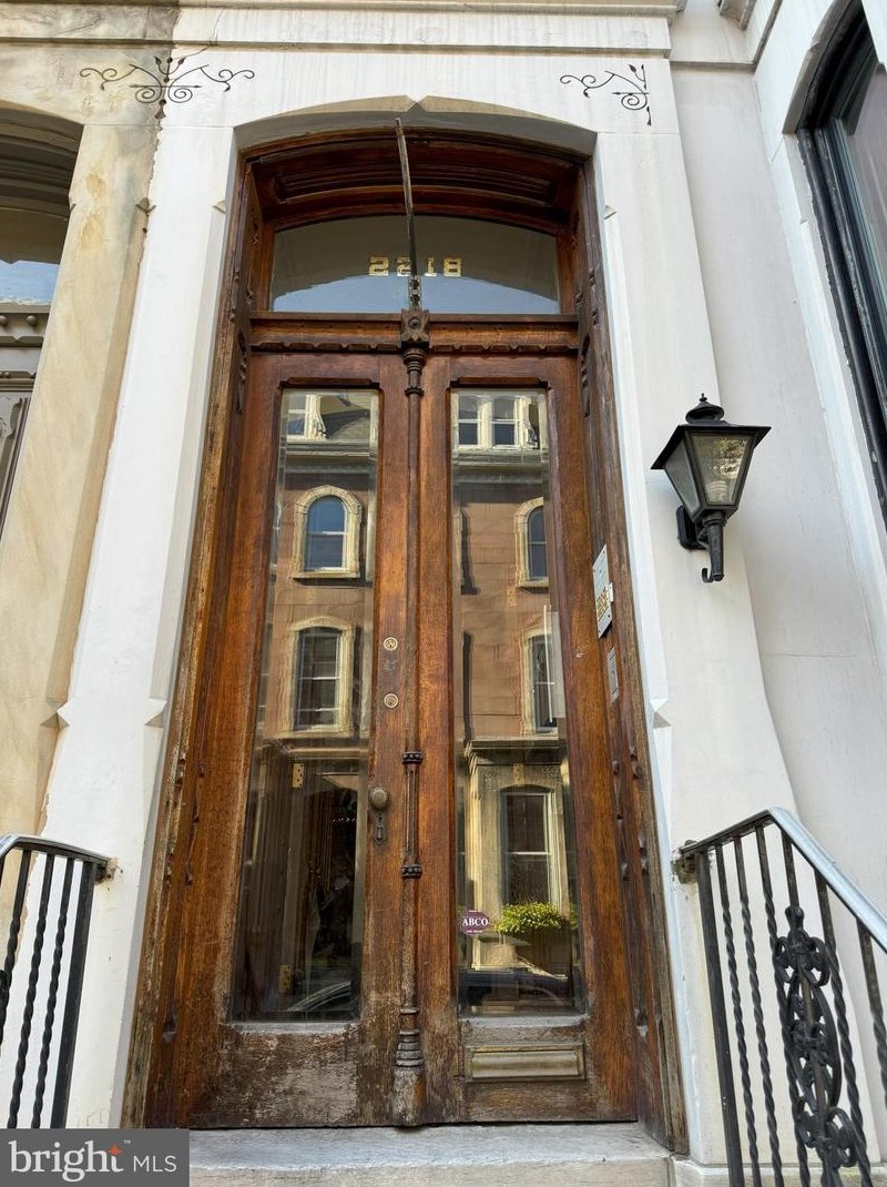 2218 Delancey Pl Apt 3f, Philadelphia, PA
