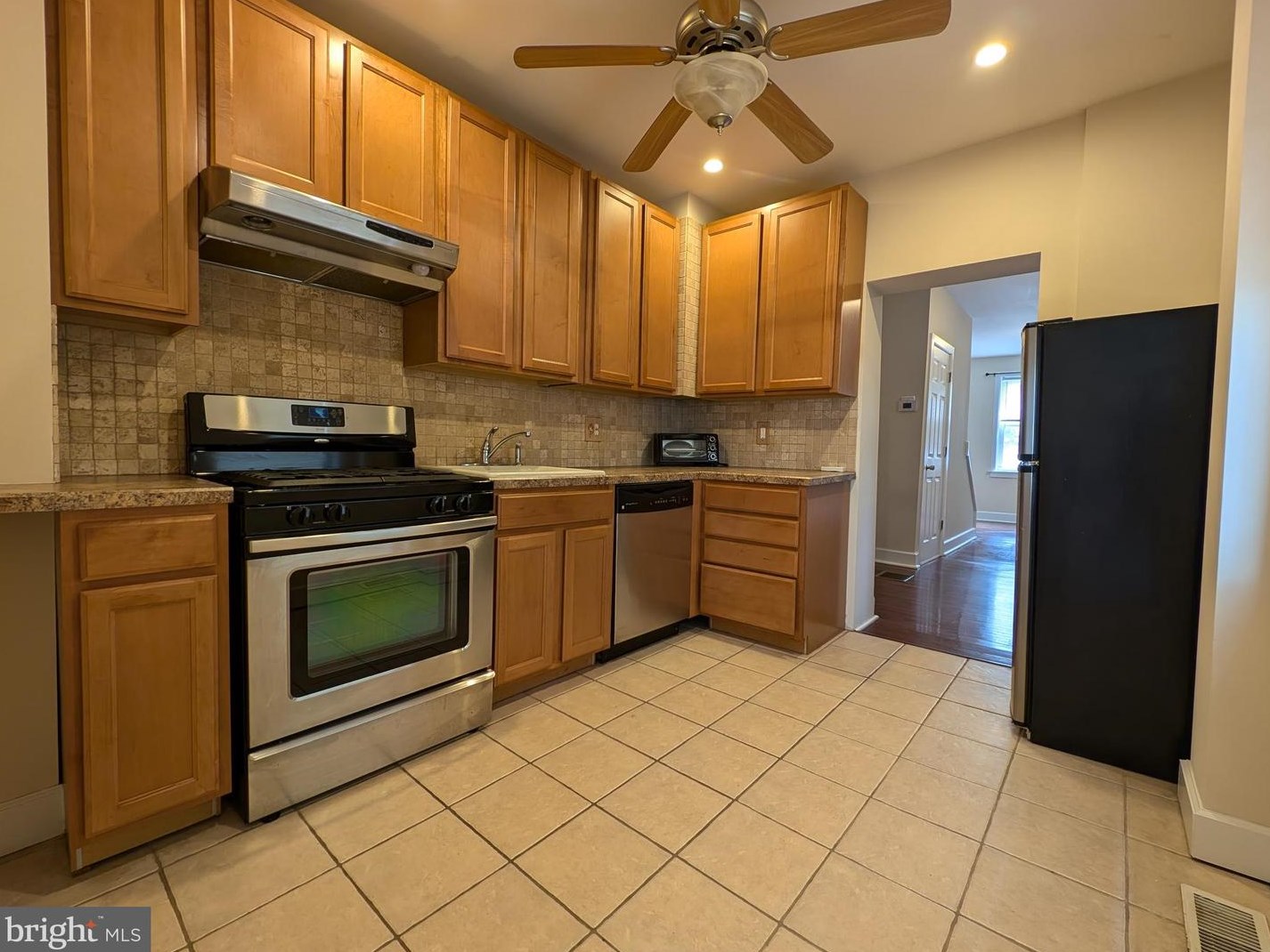2214 Memphis St, Philadelphia, PA 19125
