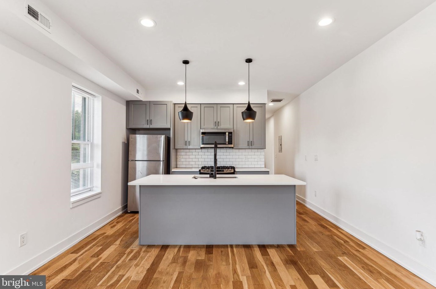 3801 Poplar St, Philadelphia PA 19123-1342 exterior