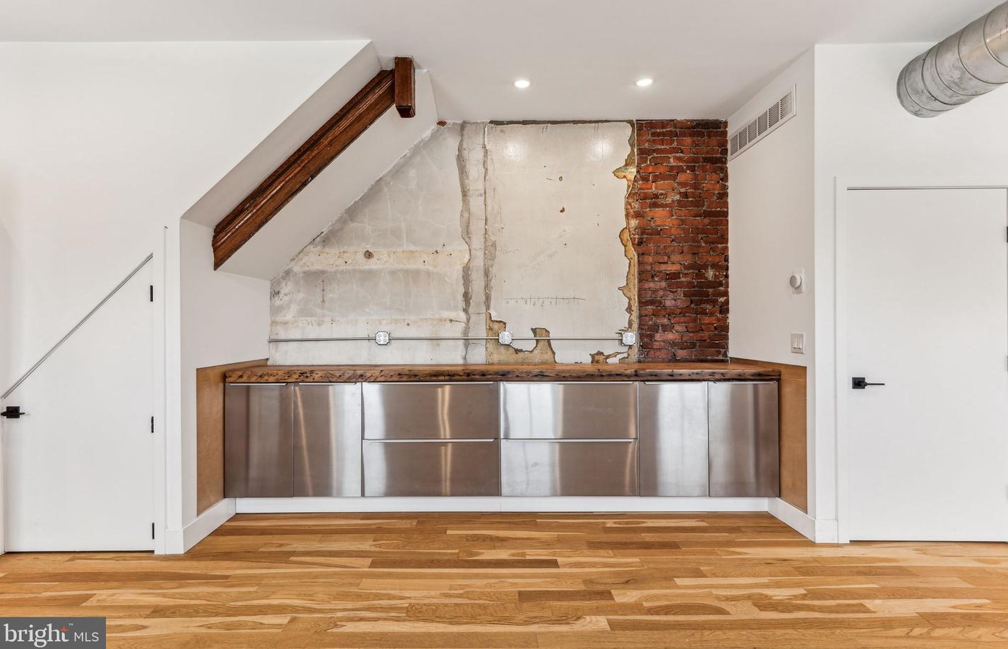 3801 Poplar St, Philadelphia PA 19123-1342 exterior