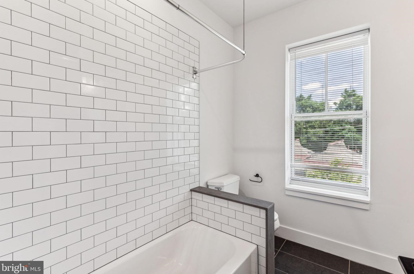 3801 Poplar St, Philadelphia PA 19123-1342 exterior