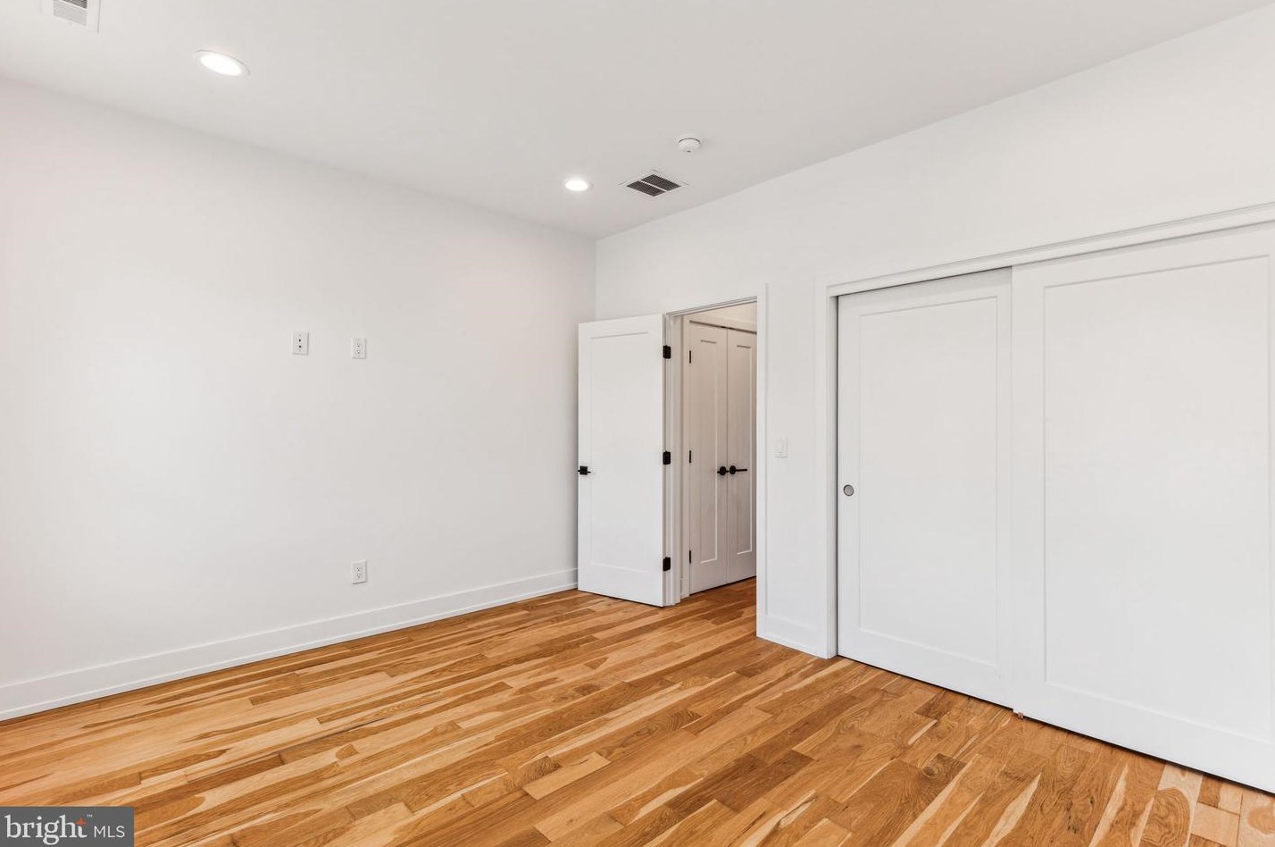 3801 Poplar St, Philadelphia PA 19123-1342 exterior