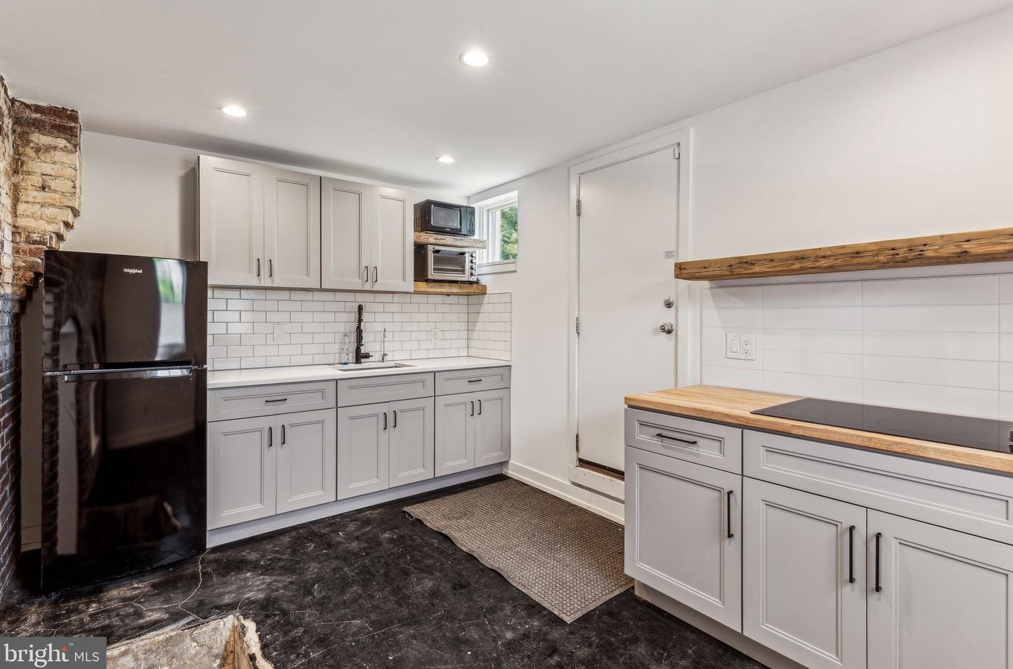 3801 Poplar St, Philadelphia PA 19123-1342 exterior