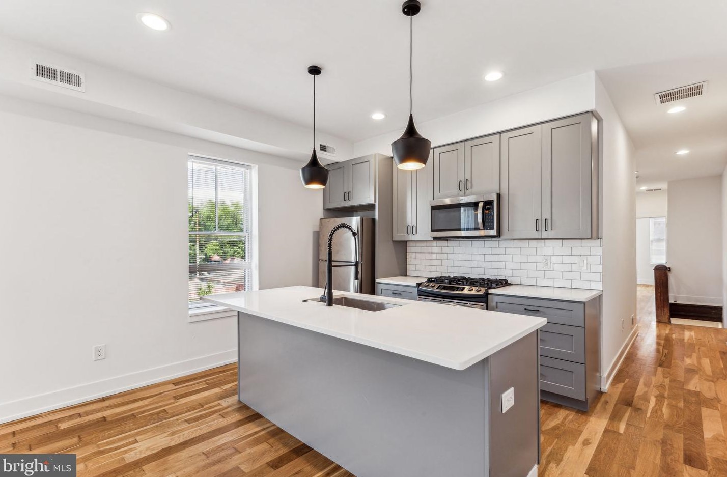 3801 Poplar St, Philadelphia PA 19123-1342 exterior