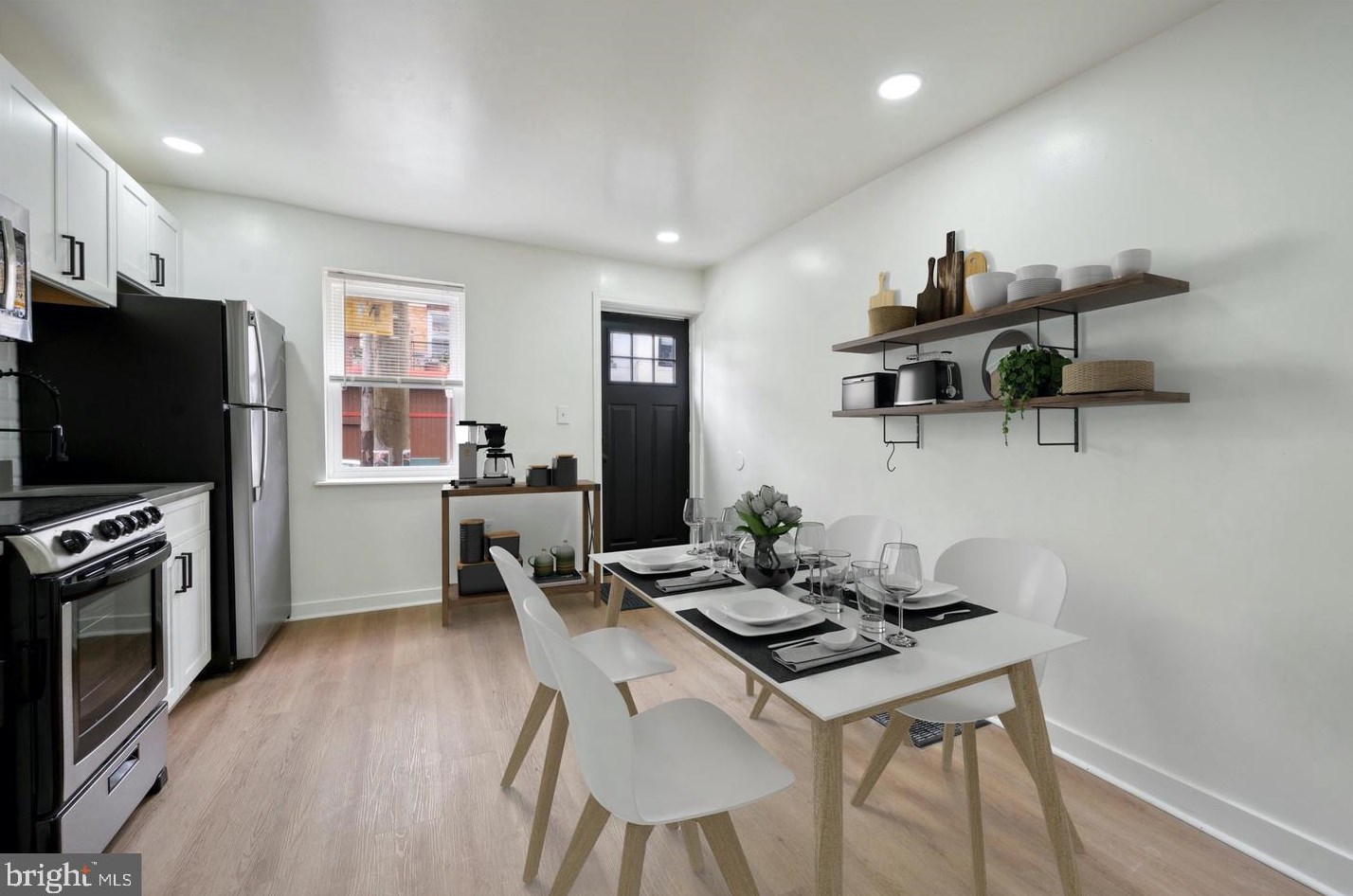 113 Thompson St, Philadelphia, PA 19122-4621