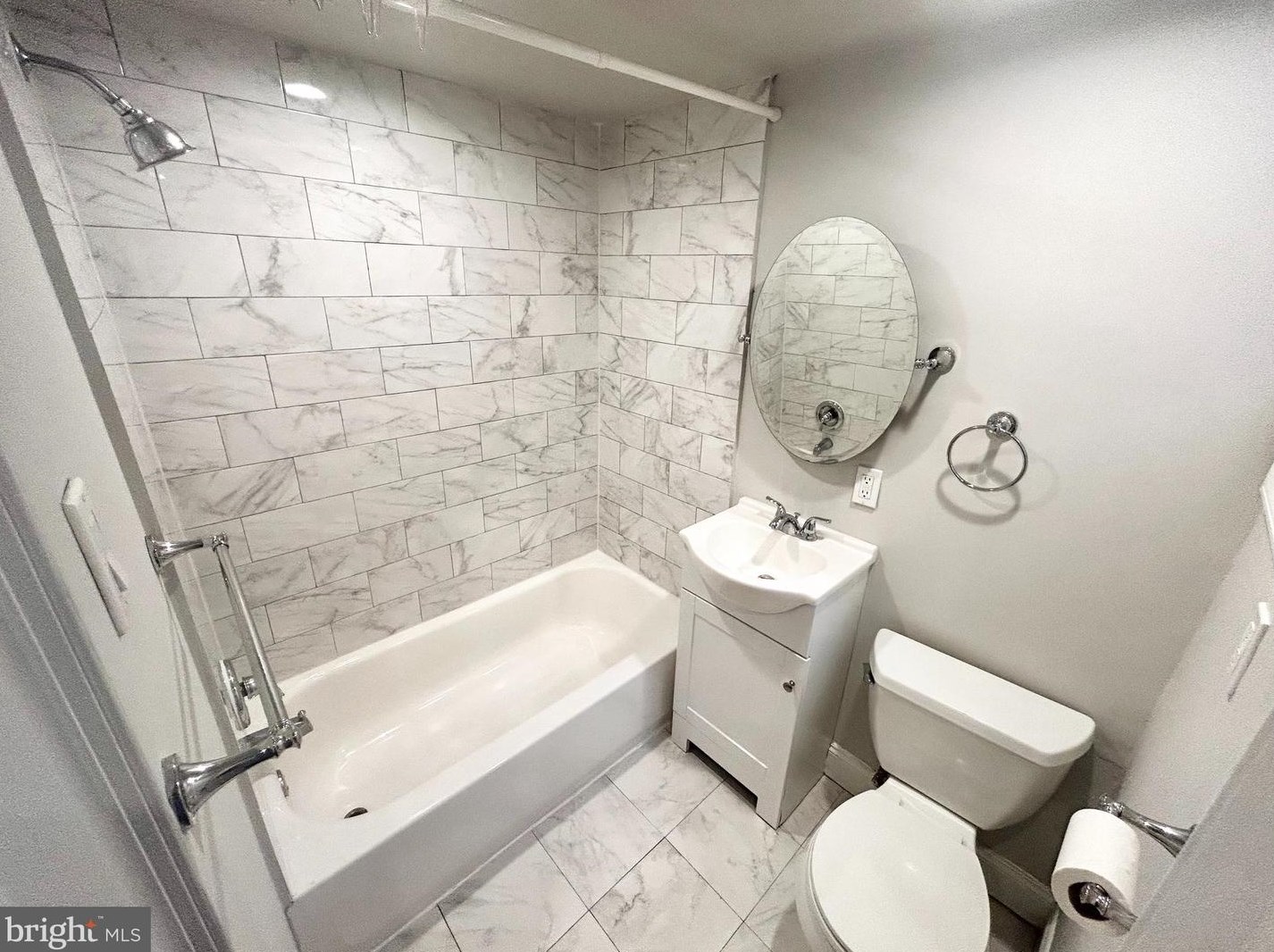 2006 Spring Garden St, Philadelphia PA  19130-3869 exterior