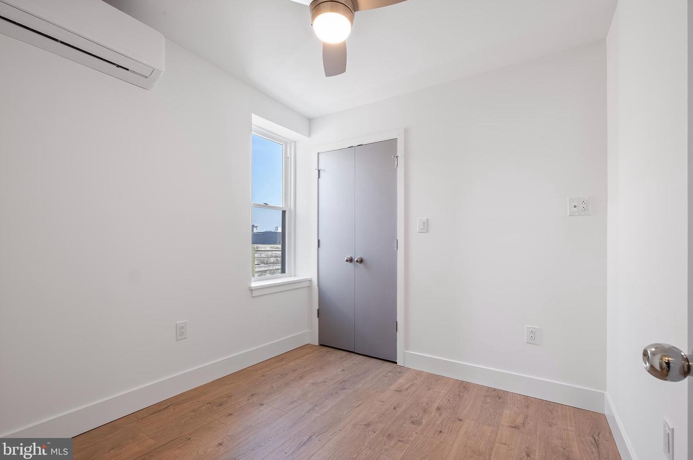 914 Snyder Ave, Philadelphia PA 19148-2312 exterior