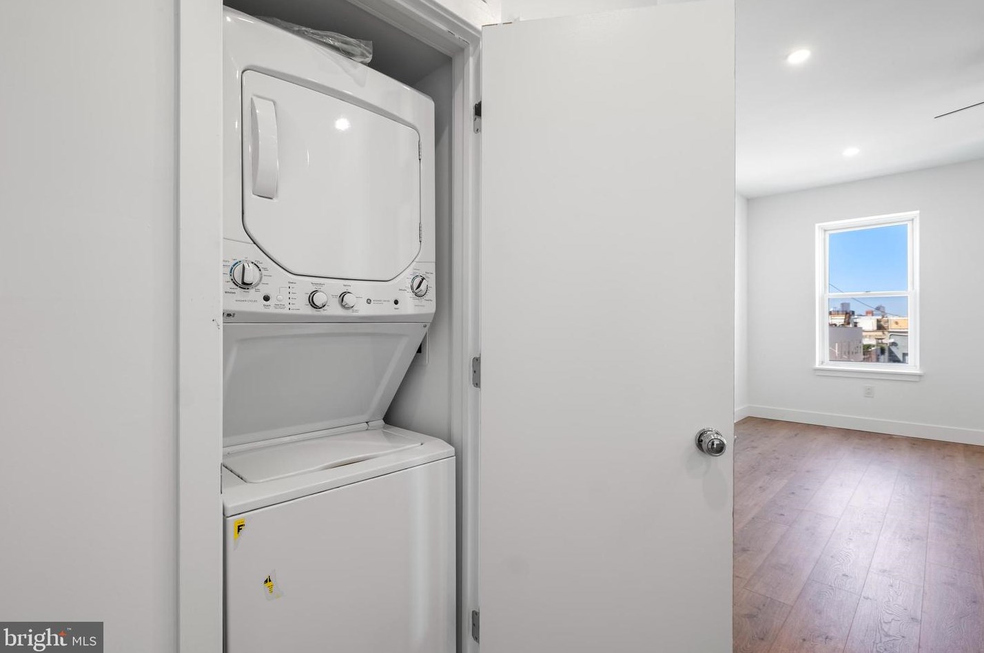 914 Snyder Ave, Philadelphia PA 19148-2312 exterior