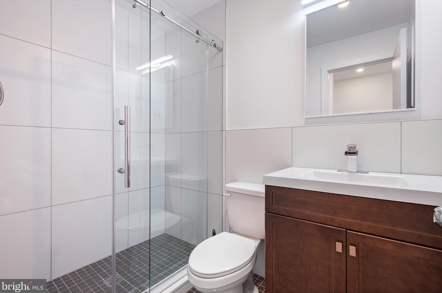 914 Snyder Ave, Philadelphia PA 19148-2312 exterior