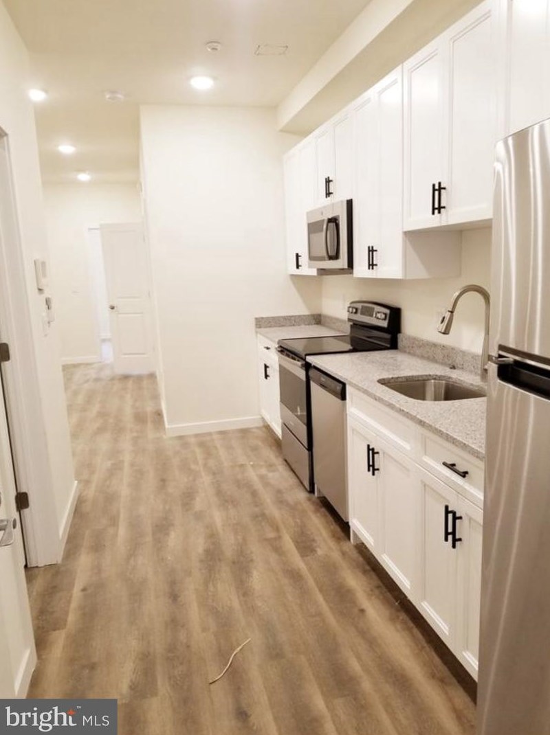 707 40th St, Philadelphia, PA 19104-1635