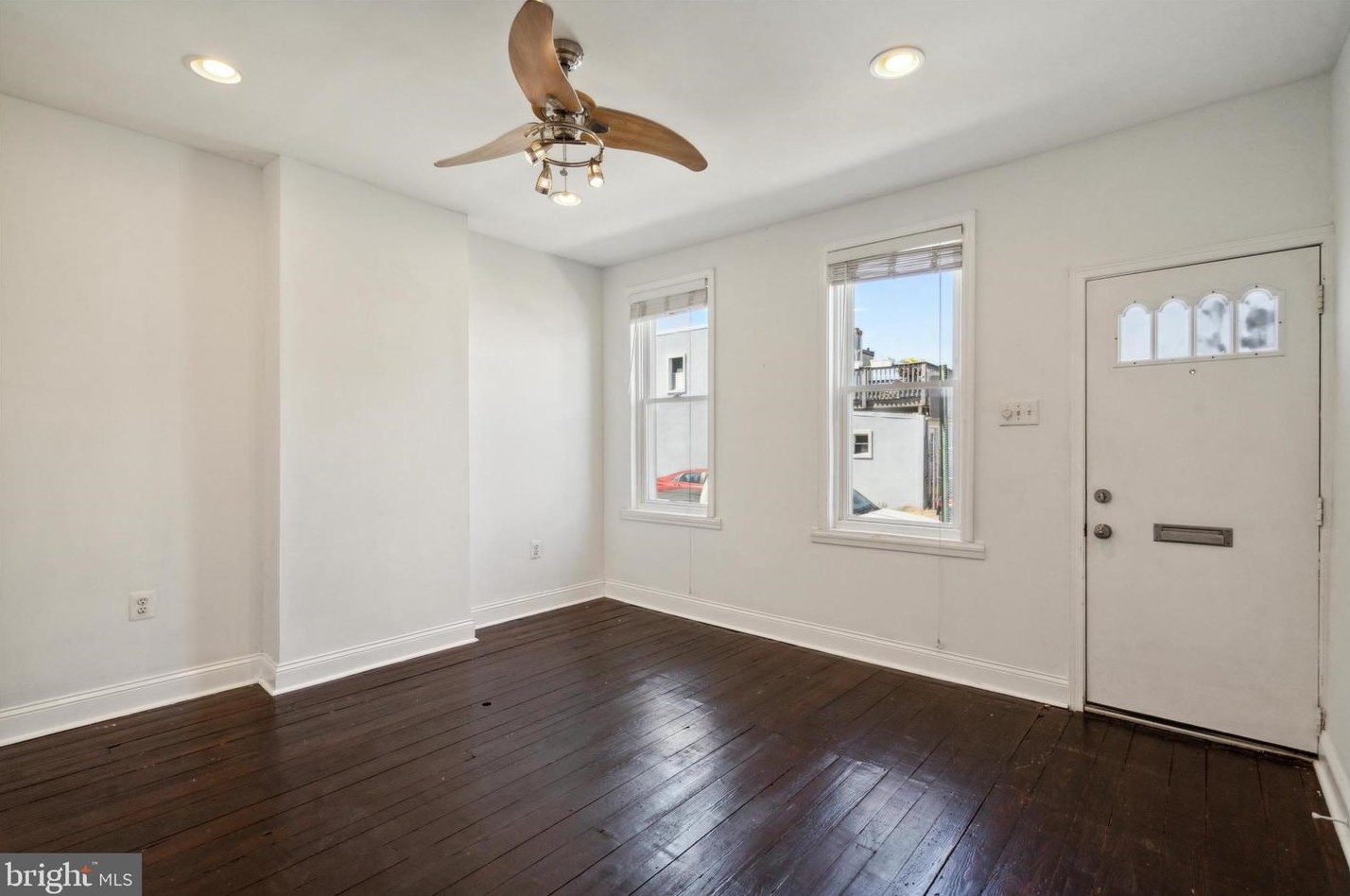 2459 Tulip St, Philadelphia, PA 19125-2140