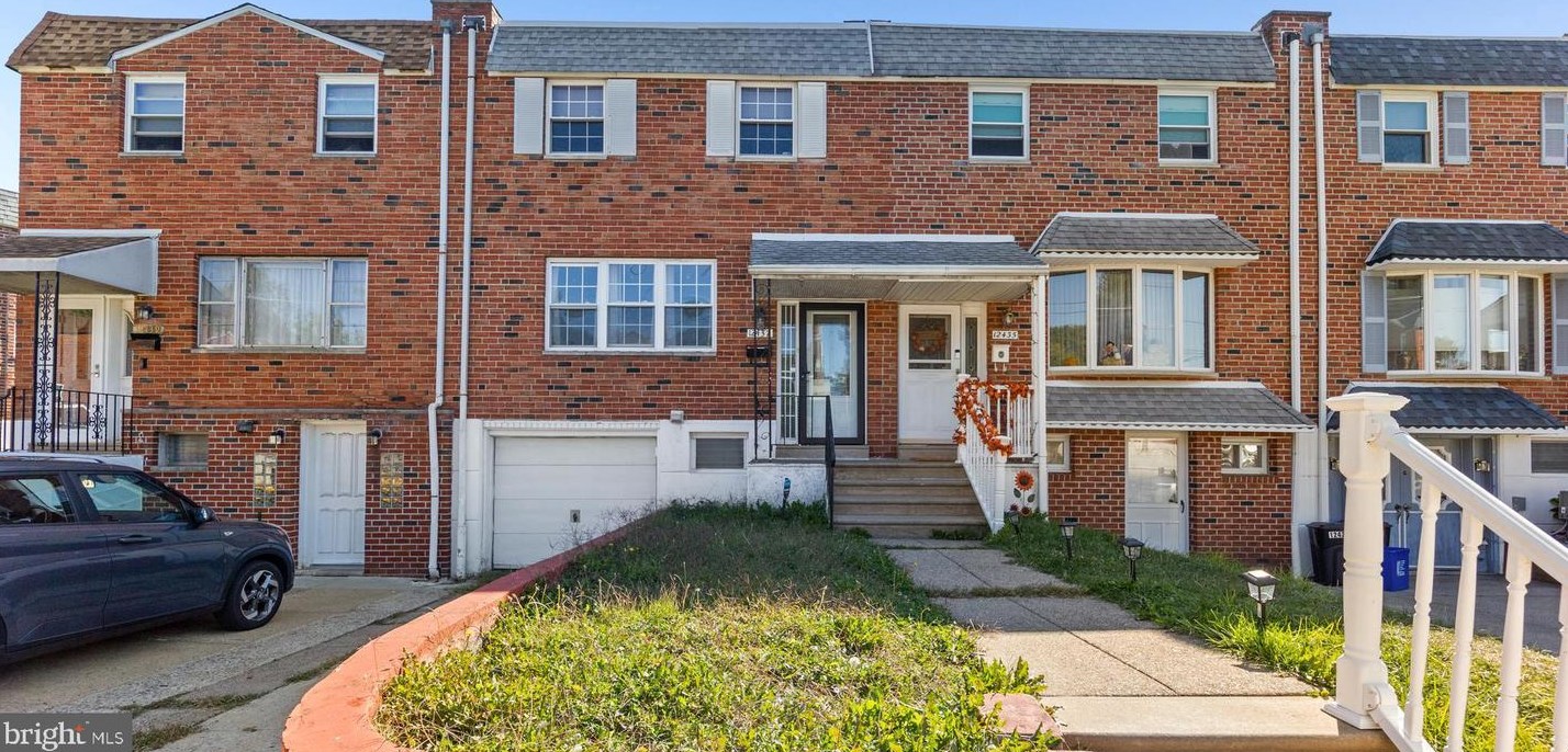 12437 Sweet Briar Rd, Philadelphia, PA 19154-1317