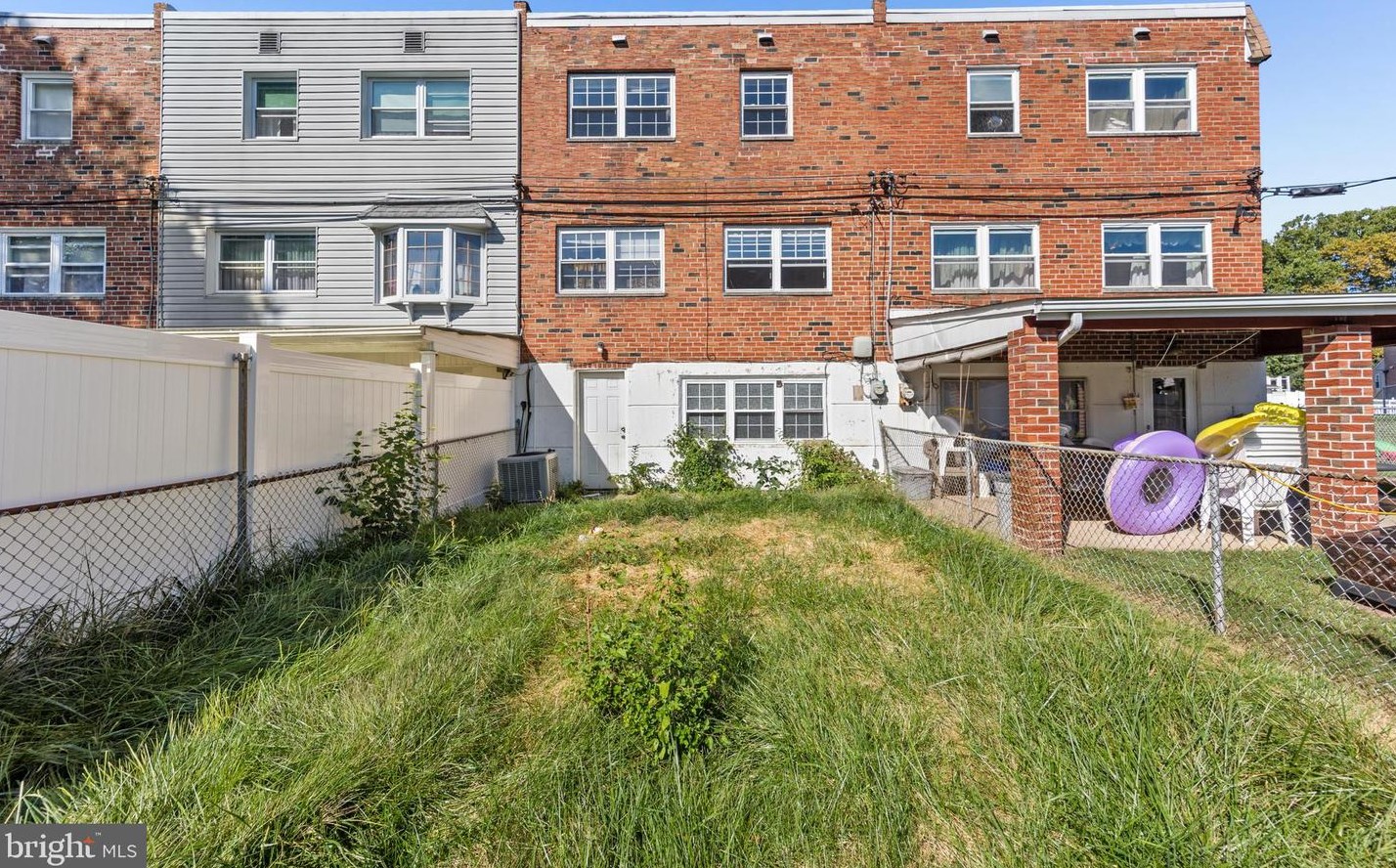 12437 Sweet Briar Rd, Philadelphia PA 19154-1317 exterior