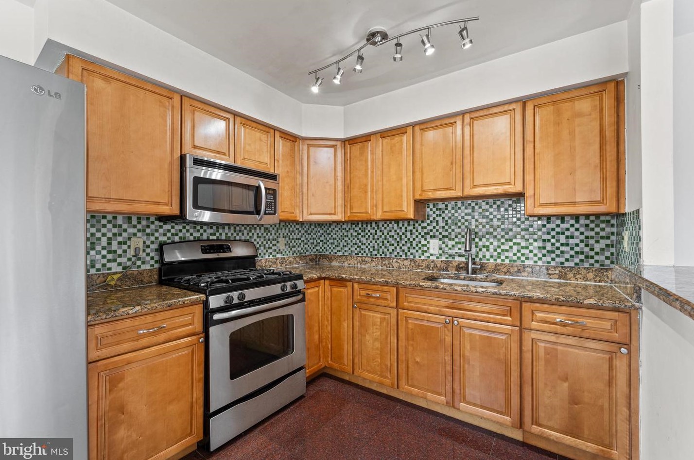 12437 Sweet Briar Rd, Philadelphia PA 19154-1317 exterior