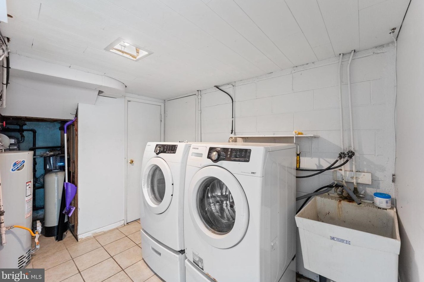 12437 Sweet Briar Rd, Philadelphia PA 19154-1317 exterior