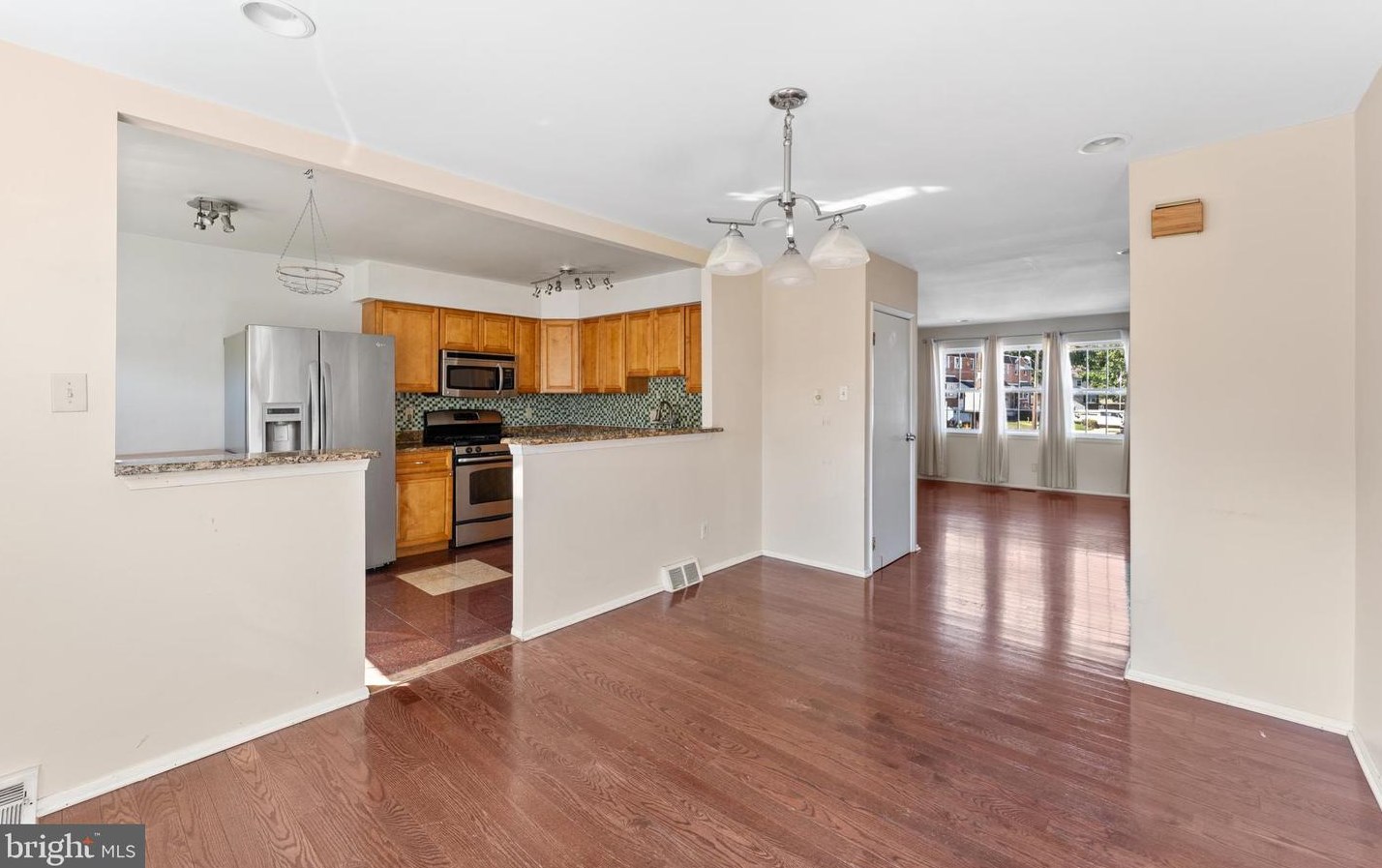 12437 Sweet Briar Rd, Philadelphia PA 19154-1317 exterior