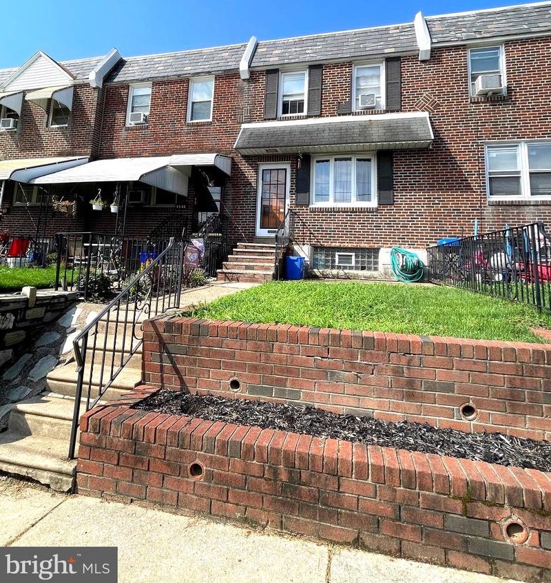 4540 Robbins Ave, Philadelphia, PA 19135-3212