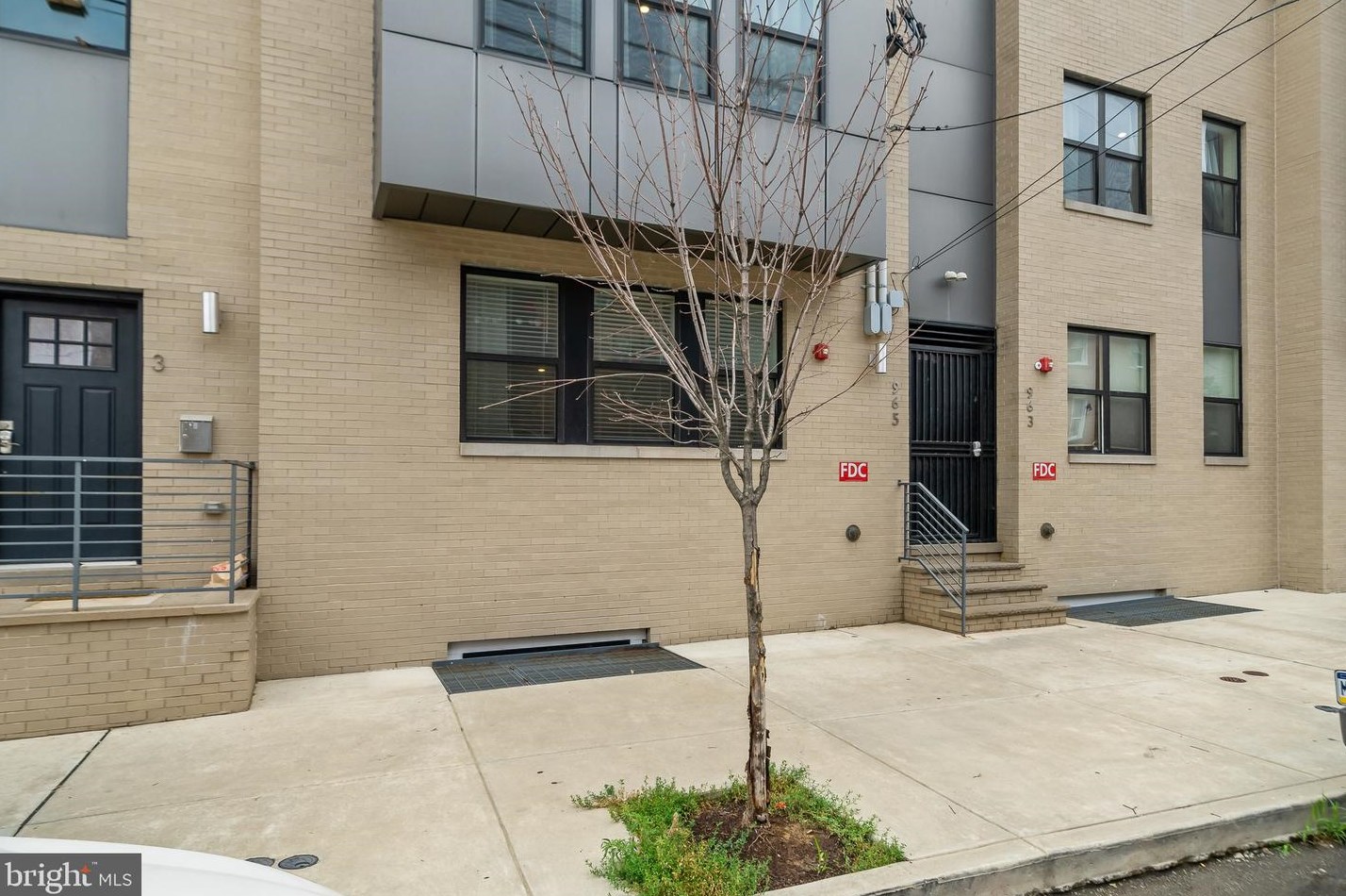 965 Shackamaxon St, Philadelphia PA 19125-4132 exterior