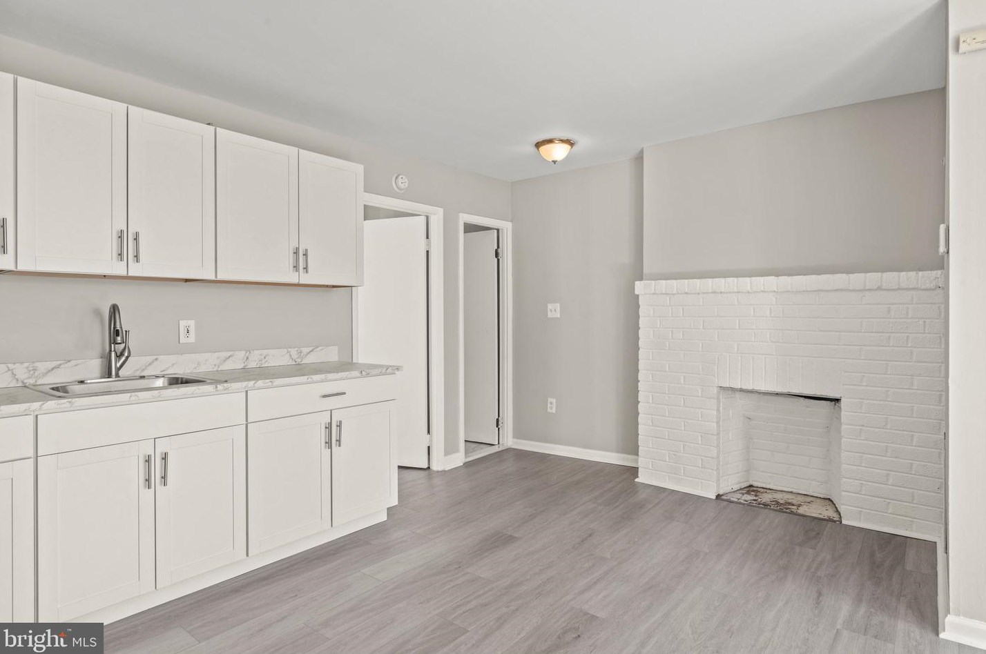1004 S 52nd St #2f, Philadelphia, PA 19143