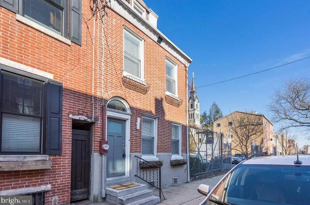1026 Lawrence St, Philadelphia PA  19123-1418 exterior