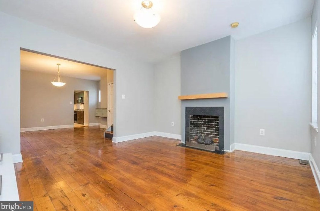 1026 Lawrence St, Philadelphia PA  19123-1418 exterior
