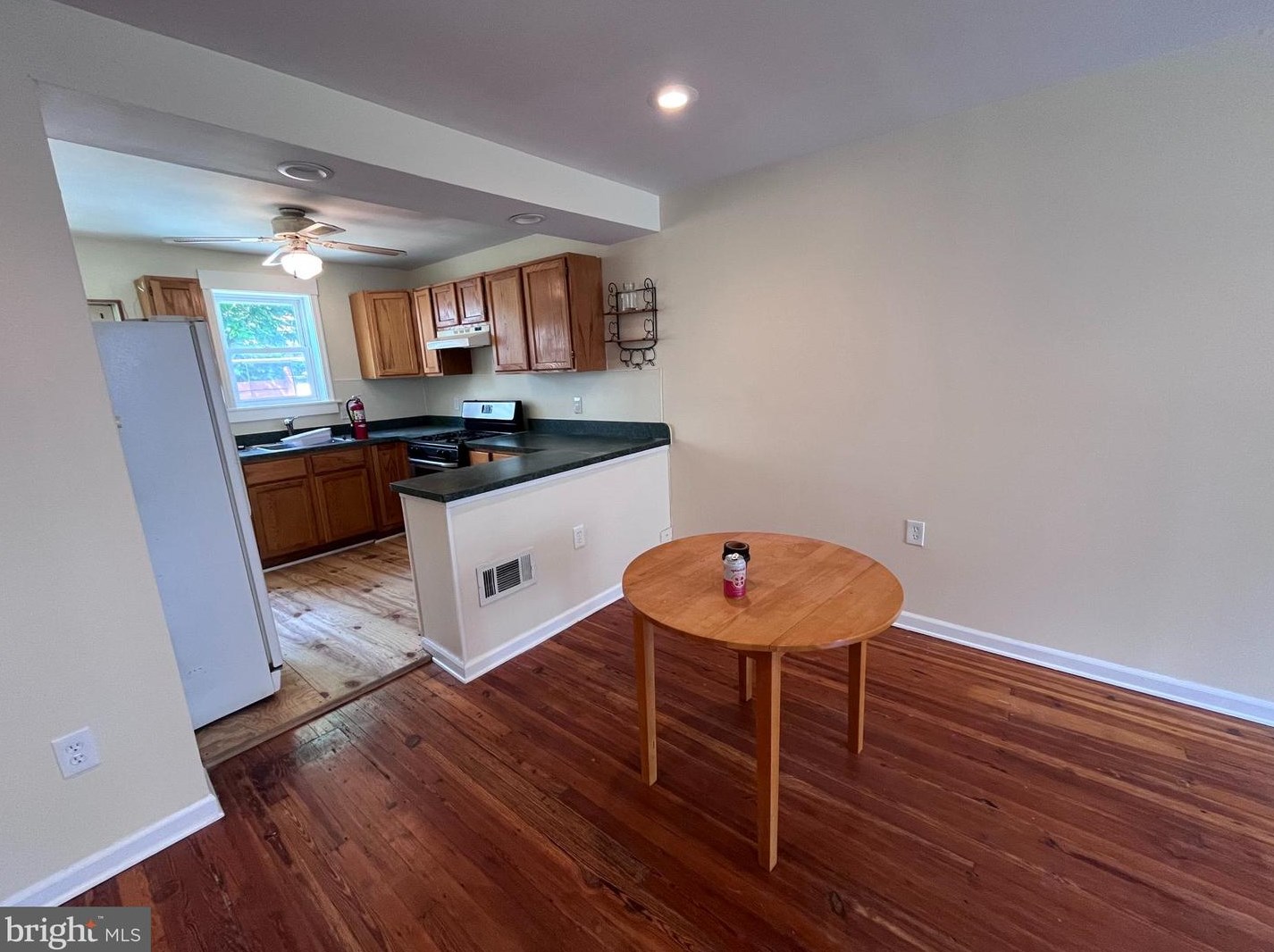 147 Tree St, Philadelphia PA  19148-3338 exterior