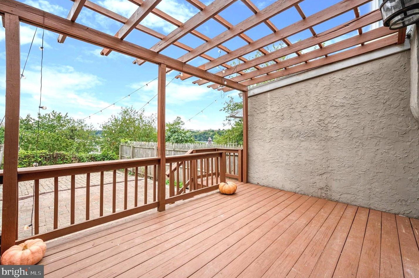 213 Wendover St, Philadelphia PA 19128-5040 exterior