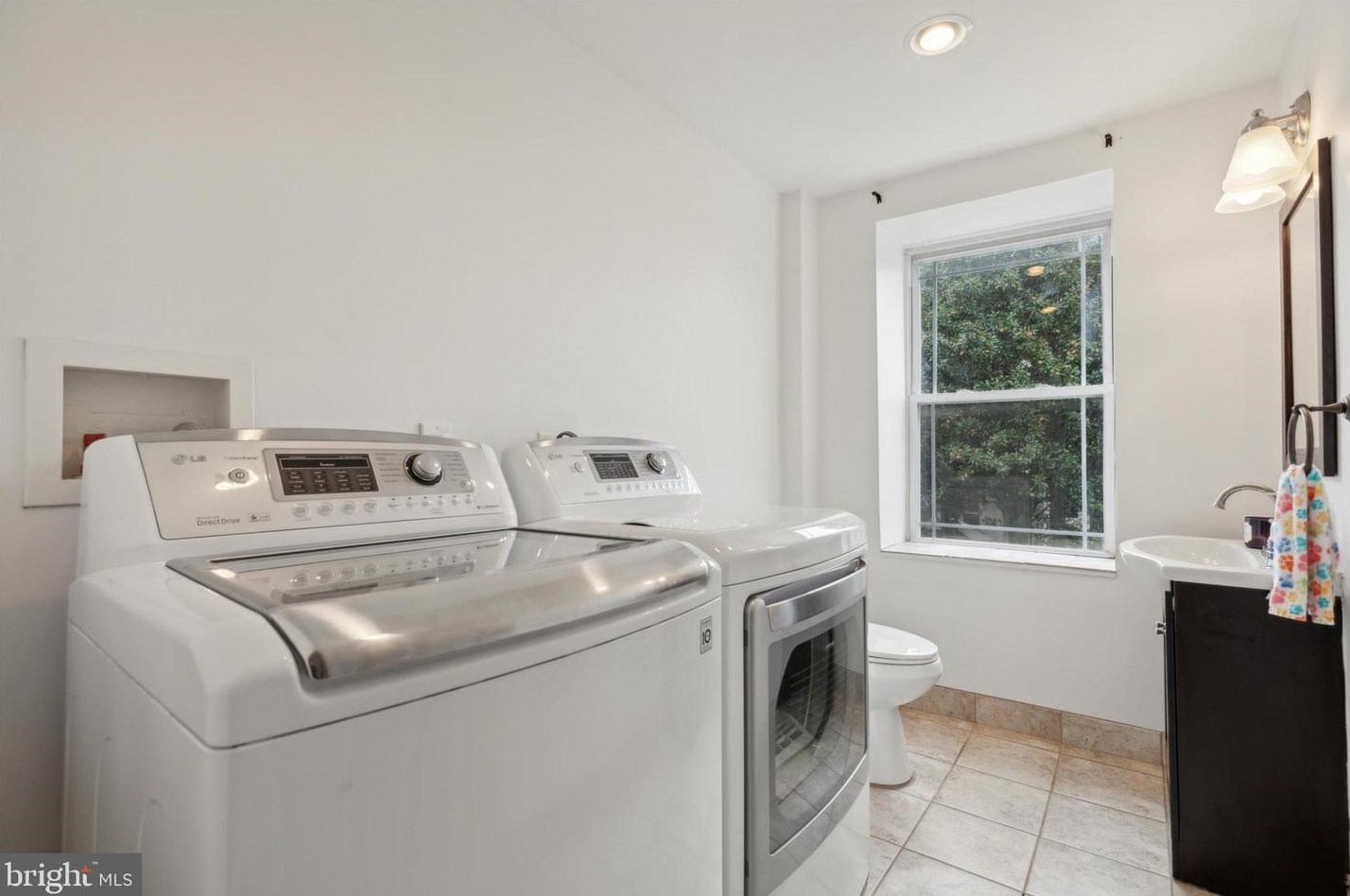 119 Seville St, Philadelphia PA 19127-1811 exterior